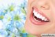 पीले होने से बचने के लिए दांतों को सफेद करने के 6 उपाय